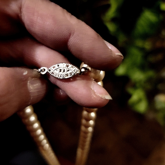 Vintage Glass Pearl's Like Brand New Absolutely Beautiful ✨️ - Picture 3 of 6